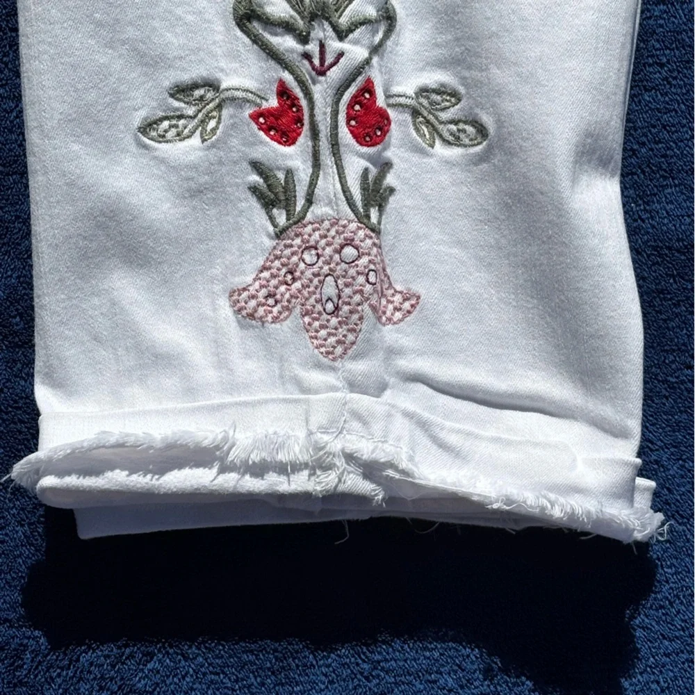 Nine West Jeans White Embroidered Chrystie Capri Women’s Size 14 💥Host Pick💥 - Picture 15 of 15